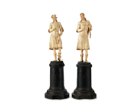 Paar in Bein geschnitzte antike Götterfiguren